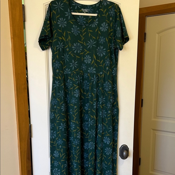 Gudrun Sjoden Dresses & Skirts - Gudrun Sjöden Forest Green Floral Midi Dress